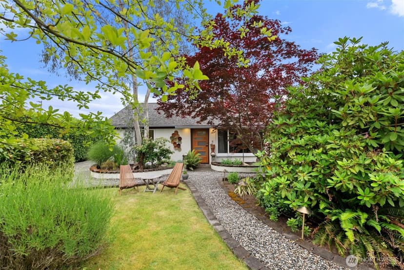 Property photo for 16107 Midvale Avenue N, Shoreline photo 6