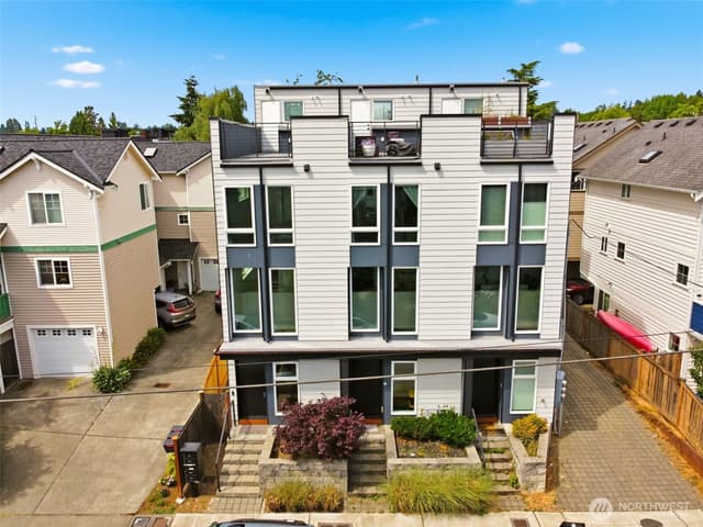 Property photo for 806 NW 50th Street #C, Seattle photo 4