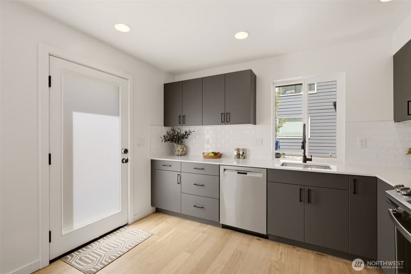 Property photo for 806 NW 50th Street #C, Seattle photo 15