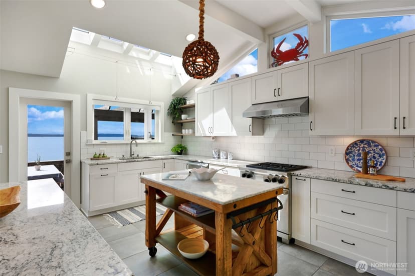Property photo for 9827 51st Avenue SW, Seattle photo 13