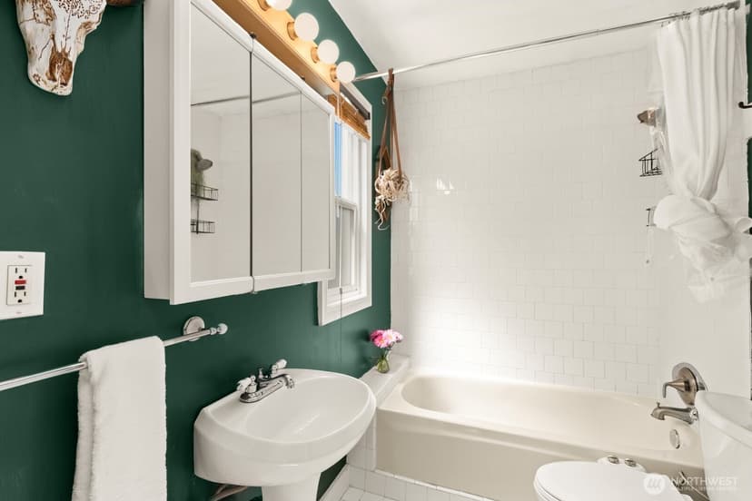Property photo for 5405 25th Avenue SW, Seattle photo 19