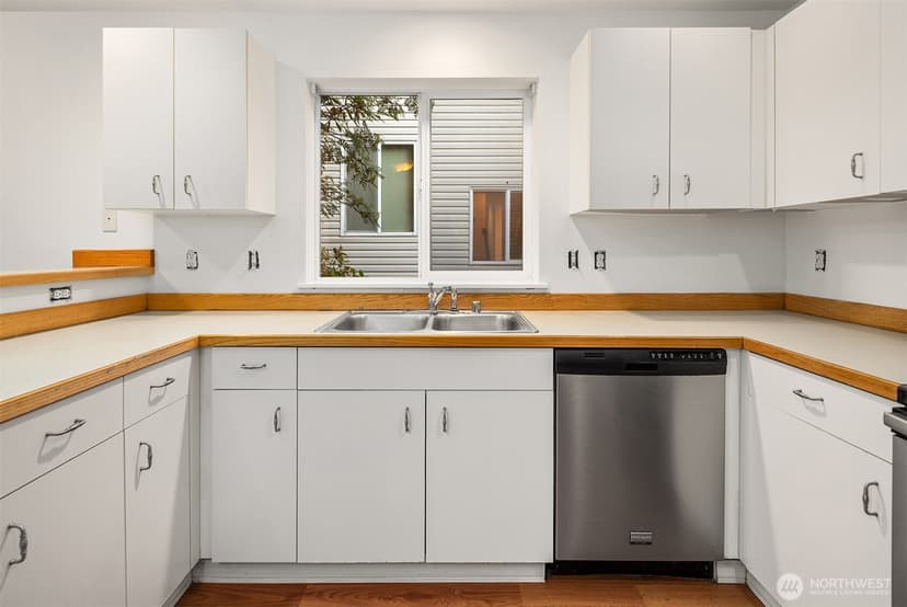 Property photo for 3222 21st Avenue W #A, Seattle photo 22