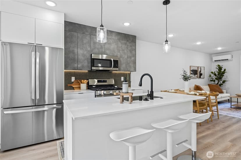 Property photo for 12512 35th Avenue NE #B, Seattle photo 17