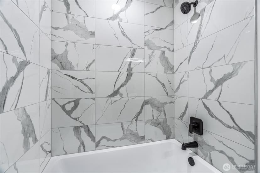 Property photo for 12512 35th Avenue NE #B, Seattle photo 8