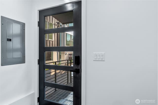 Property photo for 12512 35th Avenue NE #B, Seattle photo 2