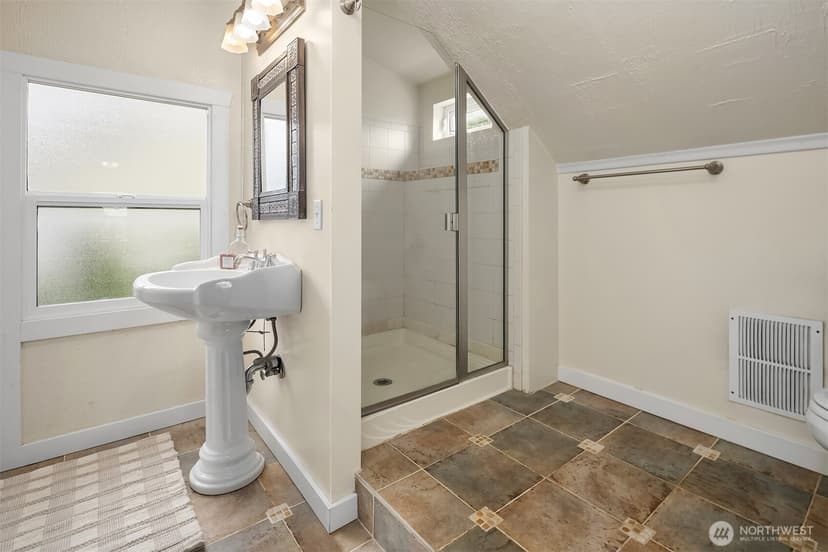 Property photo for 347 NW 52nd Street, Seattle photo 19