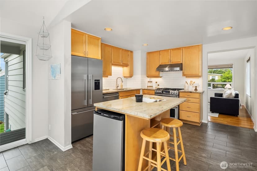Property photo for 347 NW 52nd Street, Seattle photo 10