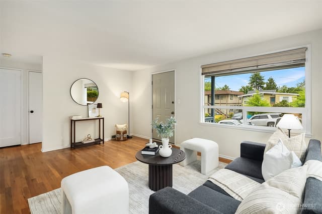 Property photo for 347 NW 52nd Street, Seattle photo 5