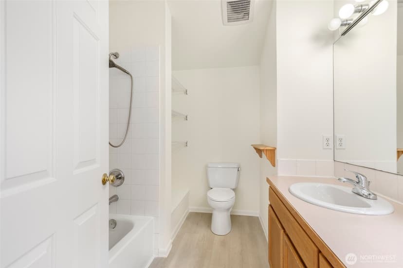 Property photo for 12715 35th Avenue NE #A, Seattle photo 15
