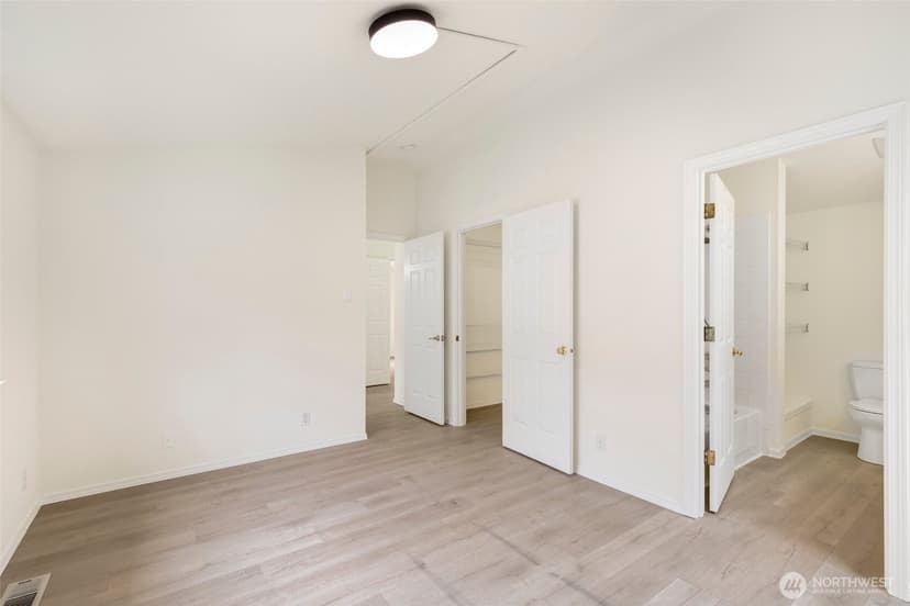 Property photo for 12715 35th Avenue NE #A, Seattle photo 14