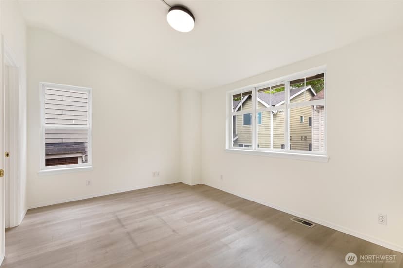 Property photo for 12715 35th Avenue NE #A, Seattle photo 18