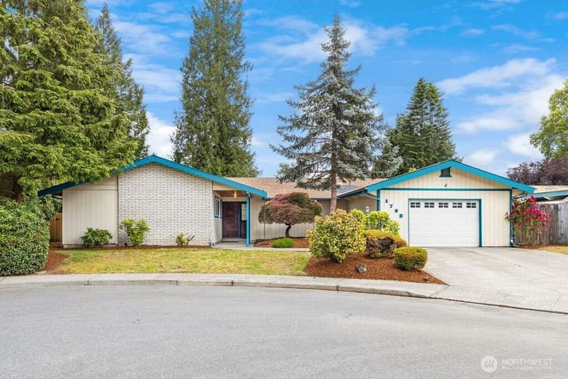 Property photo for 1708 Monterey Court NE, Renton photo 3