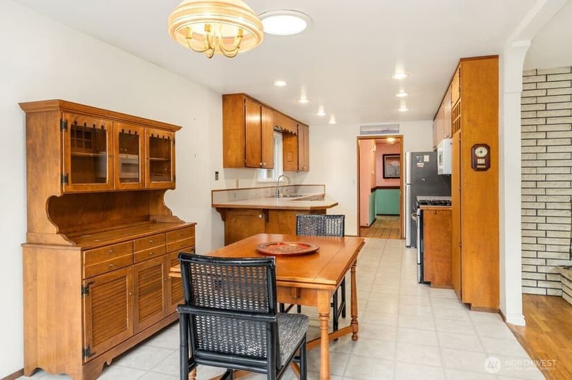 Property photo for 1708 Monterey Court NE, Renton photo 6