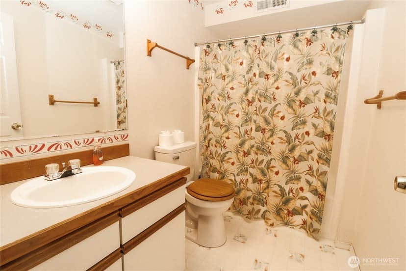 Property photo for 1088 Colchester Drive, Port Orchard photo 19