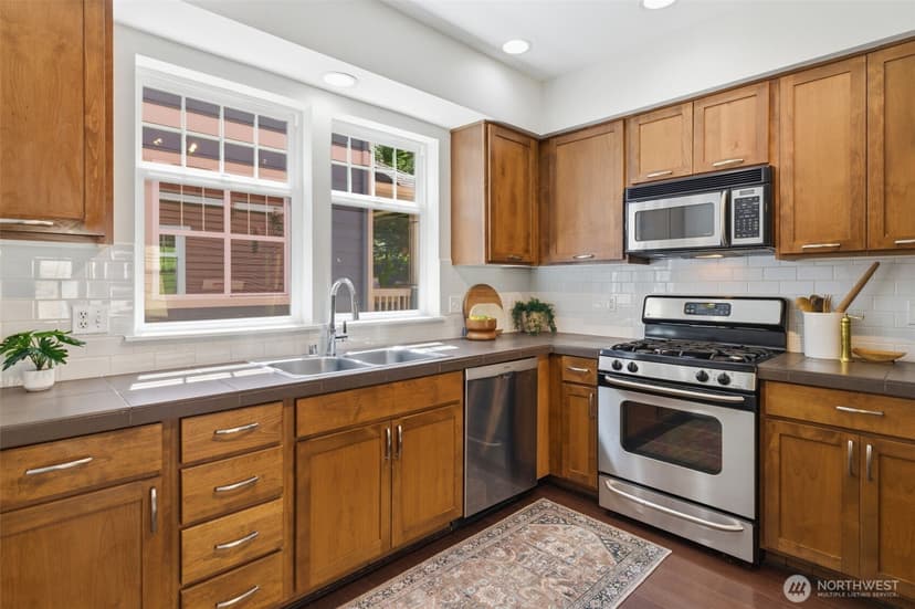 Property photo for 4417 28th Avenue S, Seattle photo 10