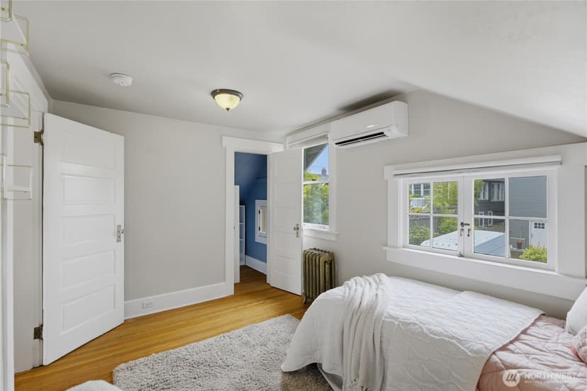Property photo for 2412 2nd Avenue W, Seattle photo 18