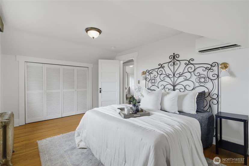 Property photo for 2412 2nd Avenue W, Seattle photo 13