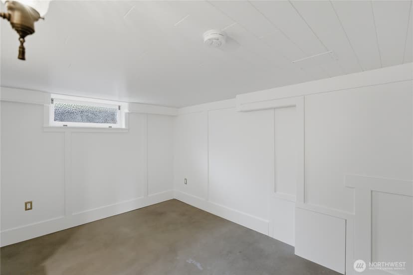 Property photo for 2412 2nd Avenue W, Seattle photo 22