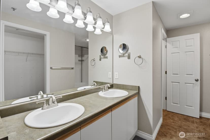 Property photo for 5510 S 234th Place #21-5, Kent photo 18