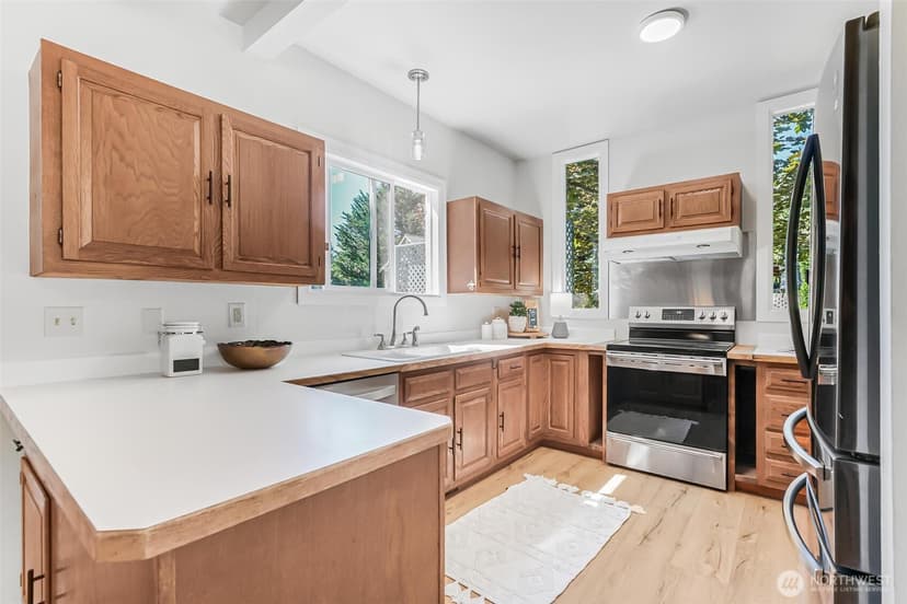 Property photo for 15417 204th Avenue SE, Renton photo 11