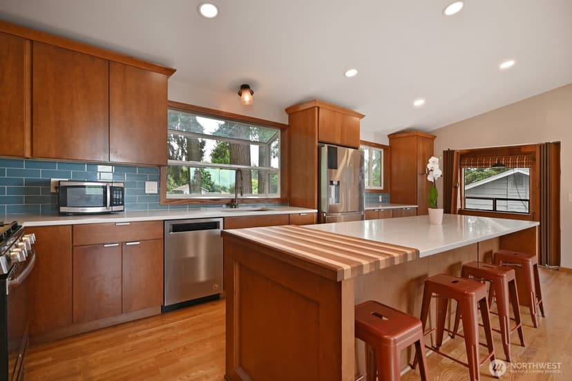 Property photo for 143 S 297th Place, Federal Way photo 12
