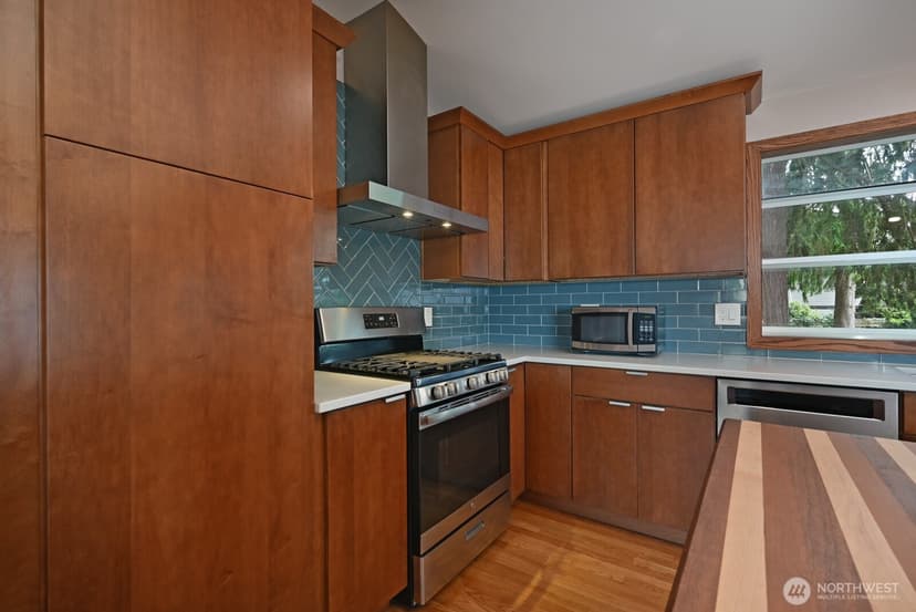 Property photo for 143 S 297th Place, Federal Way photo 11