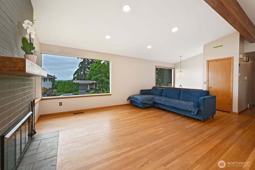 Property photo for 143 S 297th Place, Federal Way photo 8