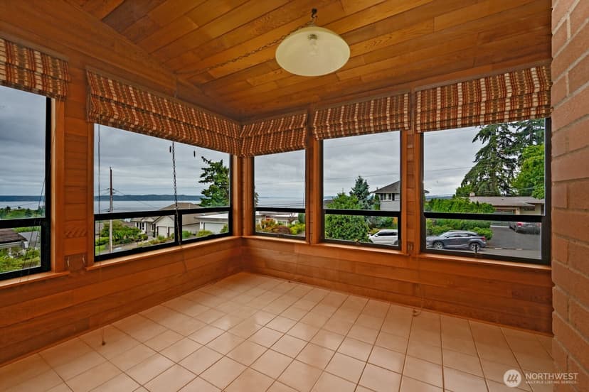 Property photo for 143 S 297th Place, Federal Way photo 13
