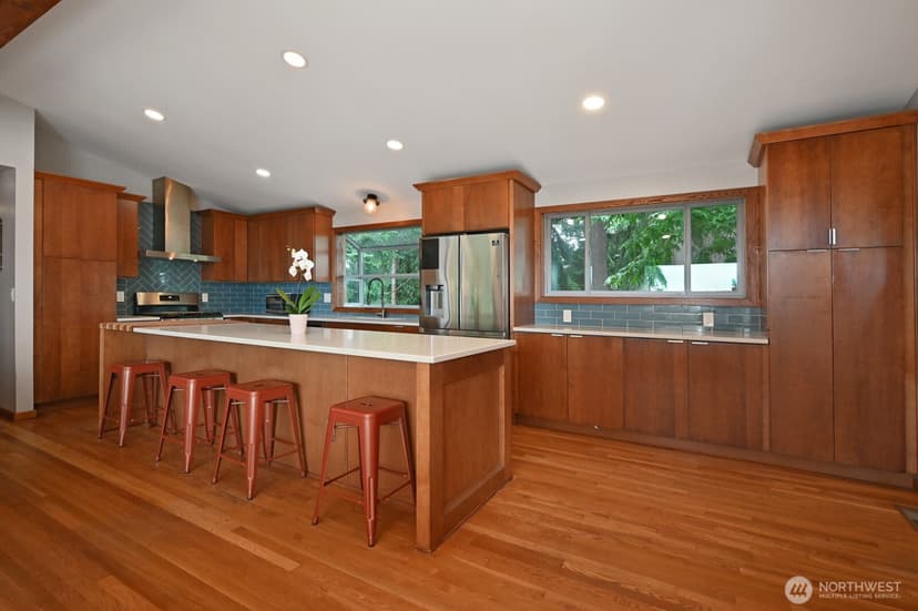 Property photo for 143 S 297th Place, Federal Way photo 10
