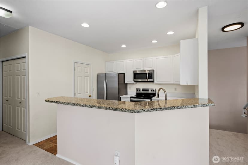 Property photo for 5500 Harbour Pointe Blvd #H201, Mukilteo photo 10