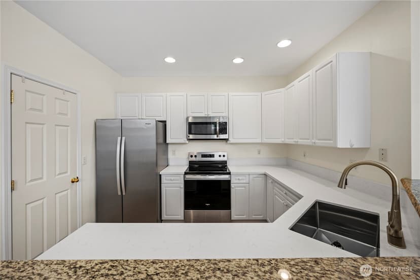Property photo for 5500 Harbour Pointe Blvd #H201, Mukilteo photo 12