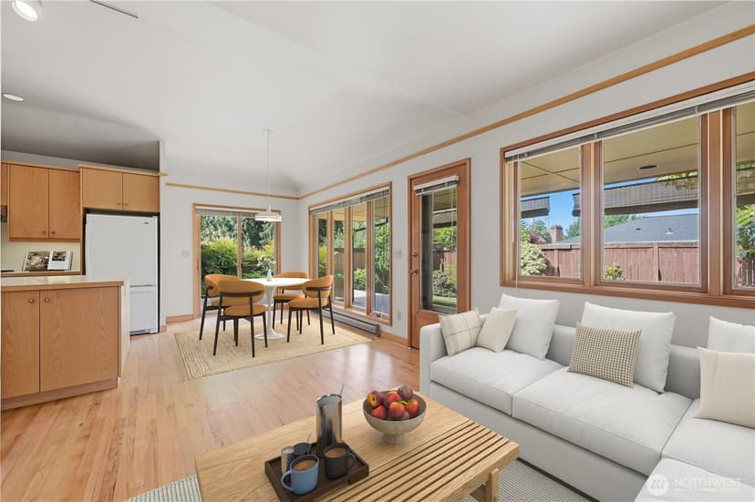 Property photo for 7025 43rd Avenue NE, Seattle photo 10