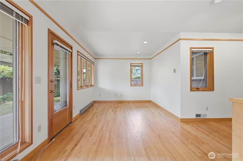 Property photo for 7025 43rd Avenue NE, Seattle photo 11