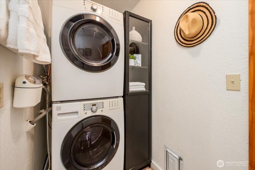 Property photo for 1419 S 129th Street, Burien photo 28