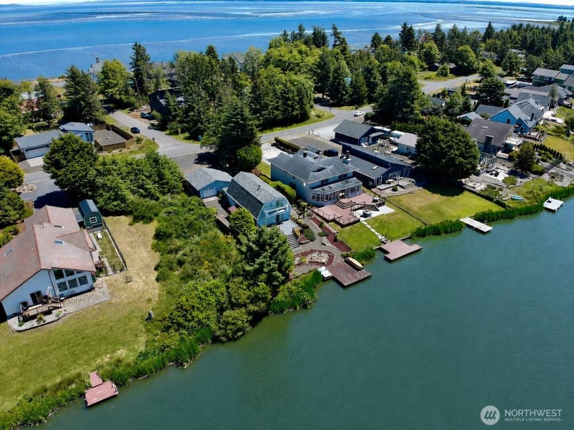 Property photo for 417 Duck Lake Drive SE, Ocean Shores photo 4