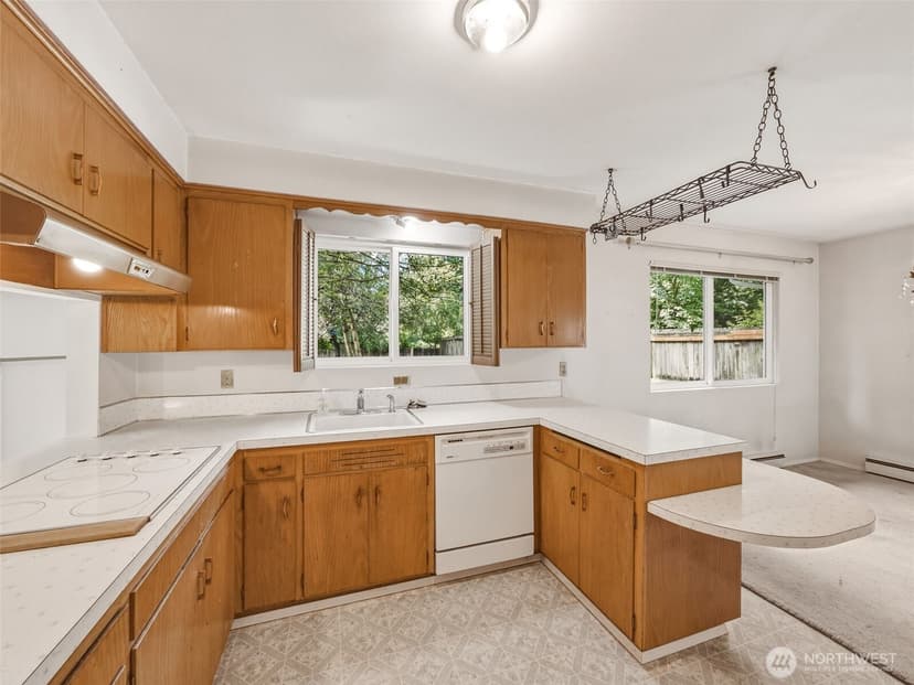 Property photo for 1935 SW 164th Street, Burien photo 9