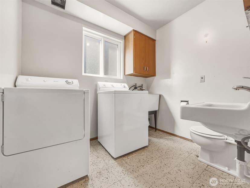 Property photo for 1935 SW 164th Street, Burien photo 13