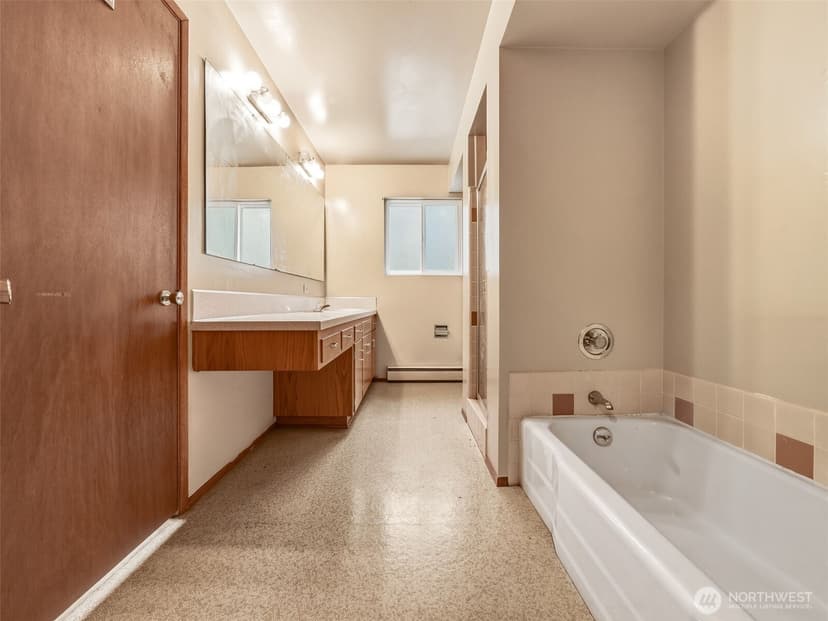 Property photo for 1935 SW 164th Street, Burien photo 17