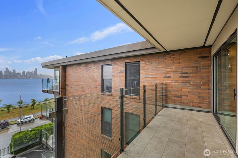 Property photo for 1727 Harbor Avenue SW #N401, Seattle photo 26
