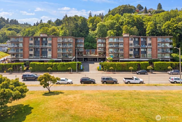 Property photo for 1727 Harbor Avenue SW #N401, Seattle