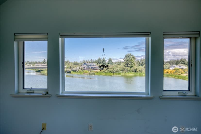 Property photo for 142 Sea Breeze Loop SE, Ocean Shores photo 24