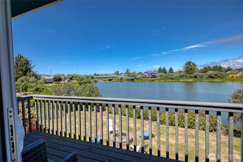 Property photo for 142 Sea Breeze Loop SE, Ocean Shores photo 13