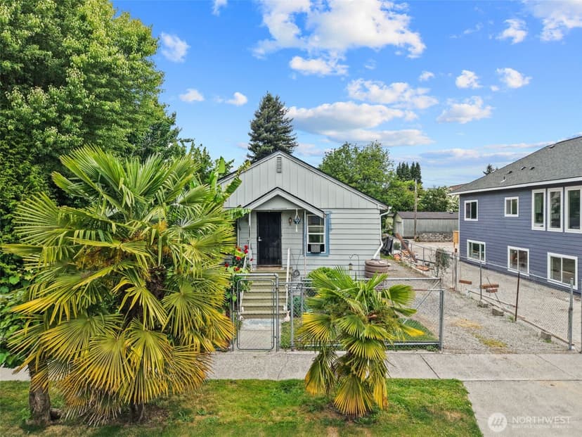 Property photo for 1002 S Sullivan Street, Seattle photo 13