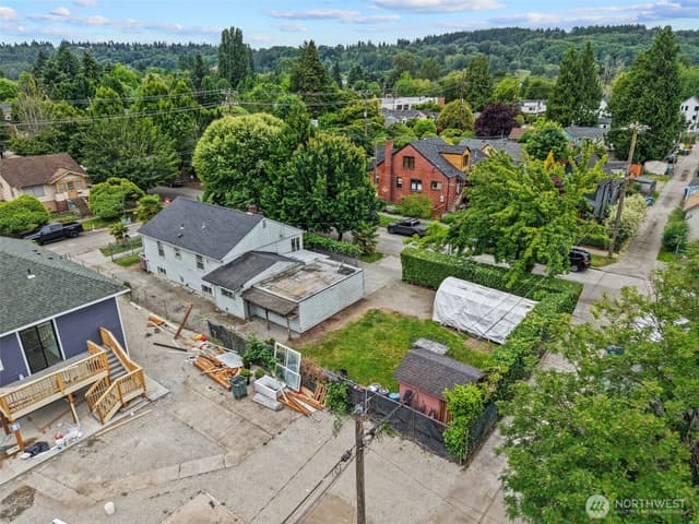 Property photo for 1002 S Sullivan Street, Seattle photo 5