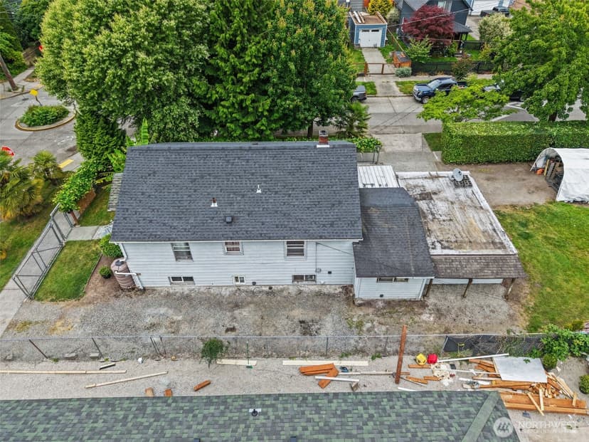 Property photo for 1002 S Sullivan Street, Seattle photo 4
