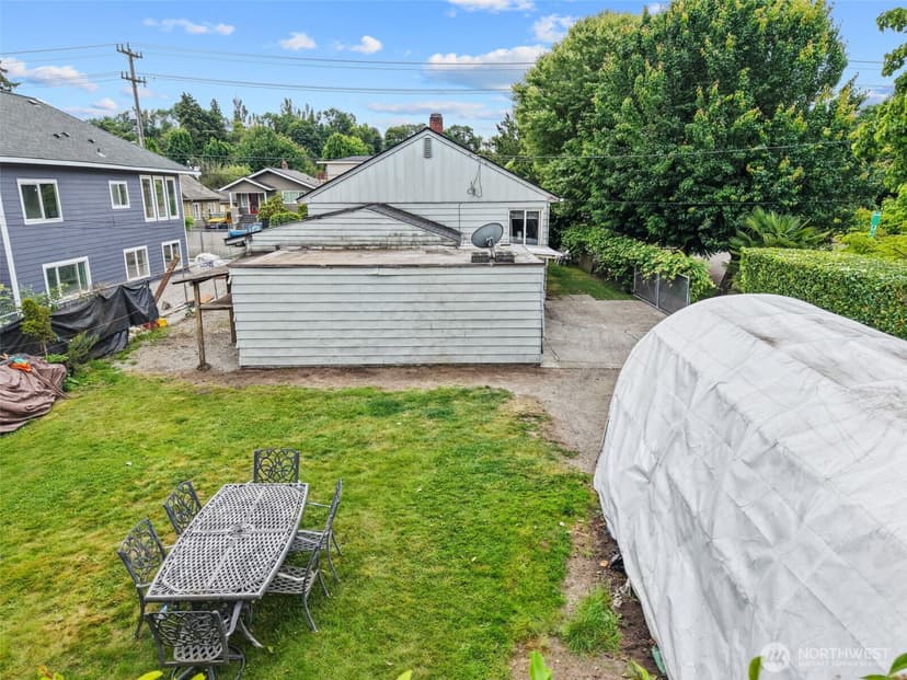 Property photo for 1002 S Sullivan Street, Seattle photo 8