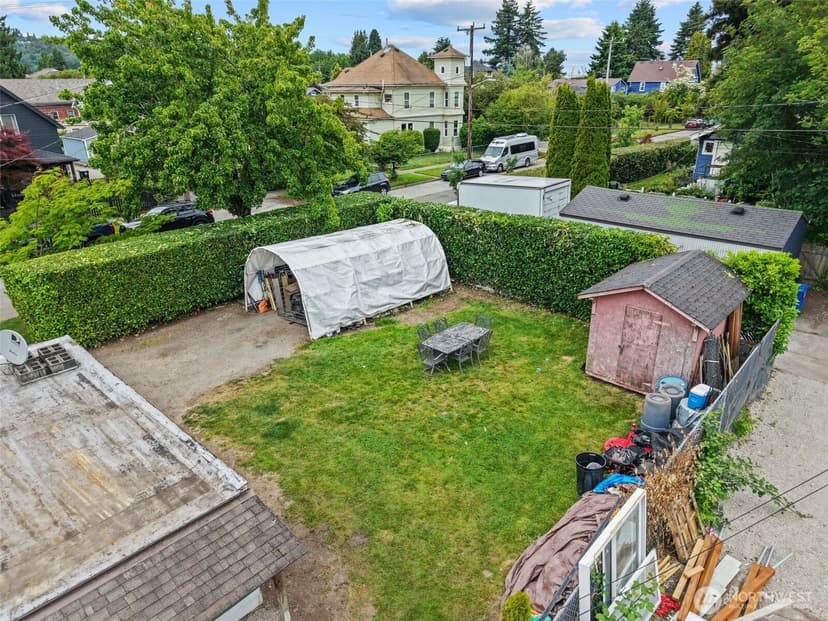 Property photo for 1002 S Sullivan Street, Seattle photo 7