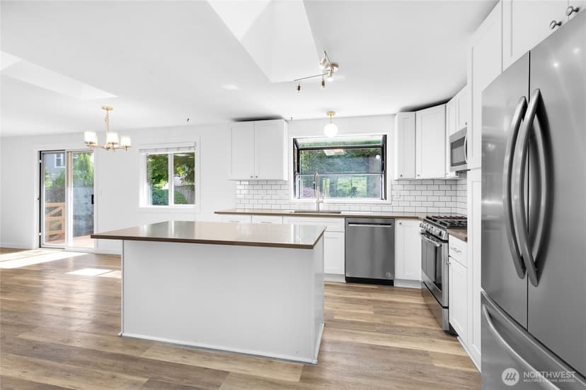 Property photo for 7815 NE 167th Street, Kenmore photo 12