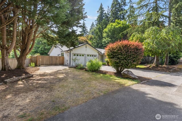 Property photo for 7815 NE 167th Street, Kenmore photo 2