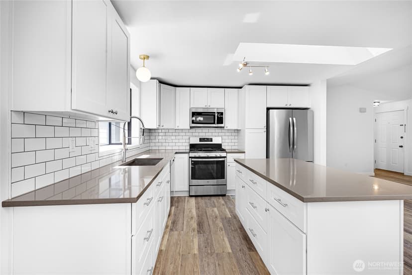 Property photo for 7815 NE 167th Street, Kenmore photo 11